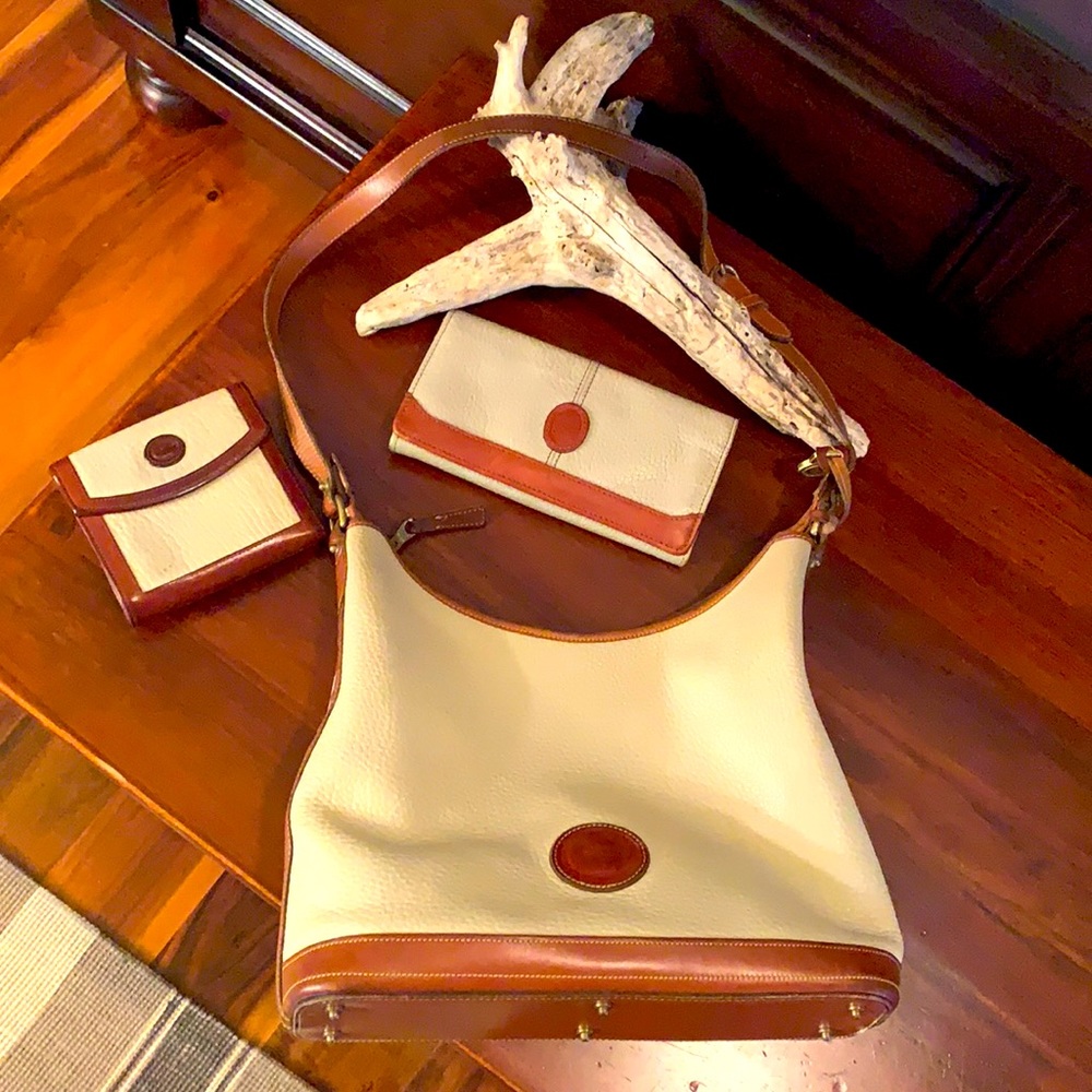 Dooney & Bourke bag / wallet